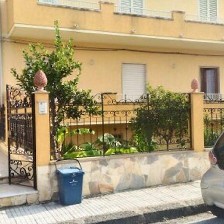 Relax Due Passi Dal Mare Διαμέρισμα Spadafora Εξωτερικό φωτογραφία